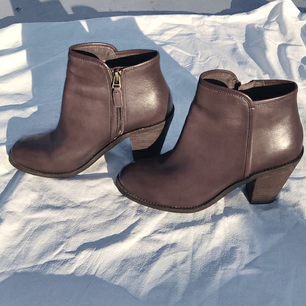 Softwalk Brown Leather Booties Size 7